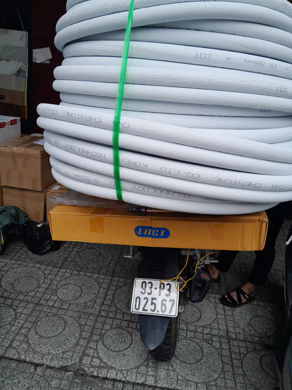 thi công ống điều hòa